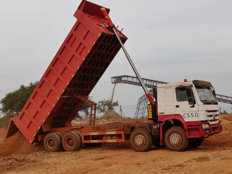SINOTRUCK en action sur site minier EGTF
