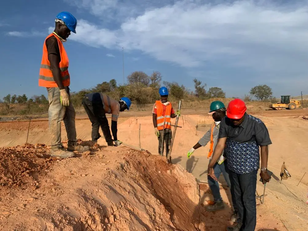 Équipe EGTF au travail sur chantier